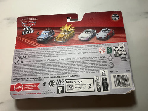 Coffret 2 Voitures Cars Disney Pixar Flash Mcqueen des cavernes + pitty
