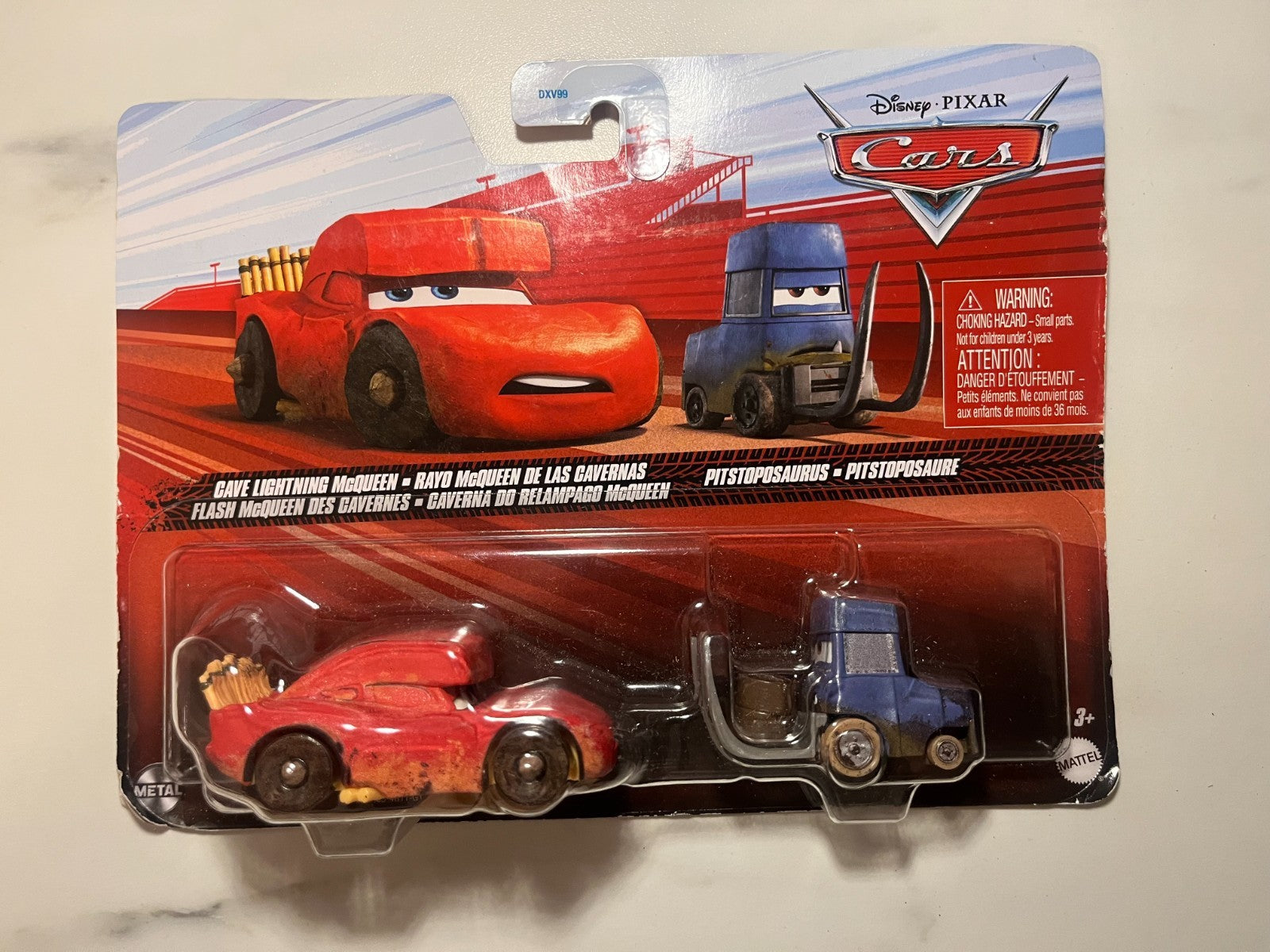 Coffret 2 Voitures Cars Disney Pixar Flash Mcqueen des cavernes + pitty
