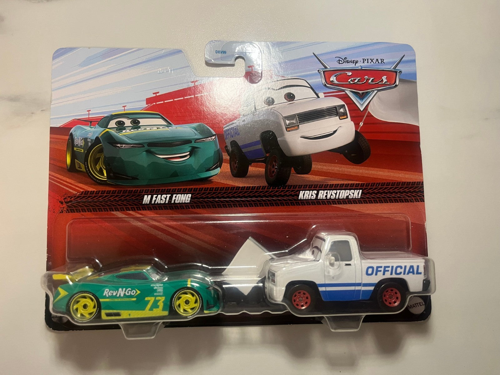 Coffret 2 voitures Cars Disney Pixar M Fast Fong + Kris Revstopski