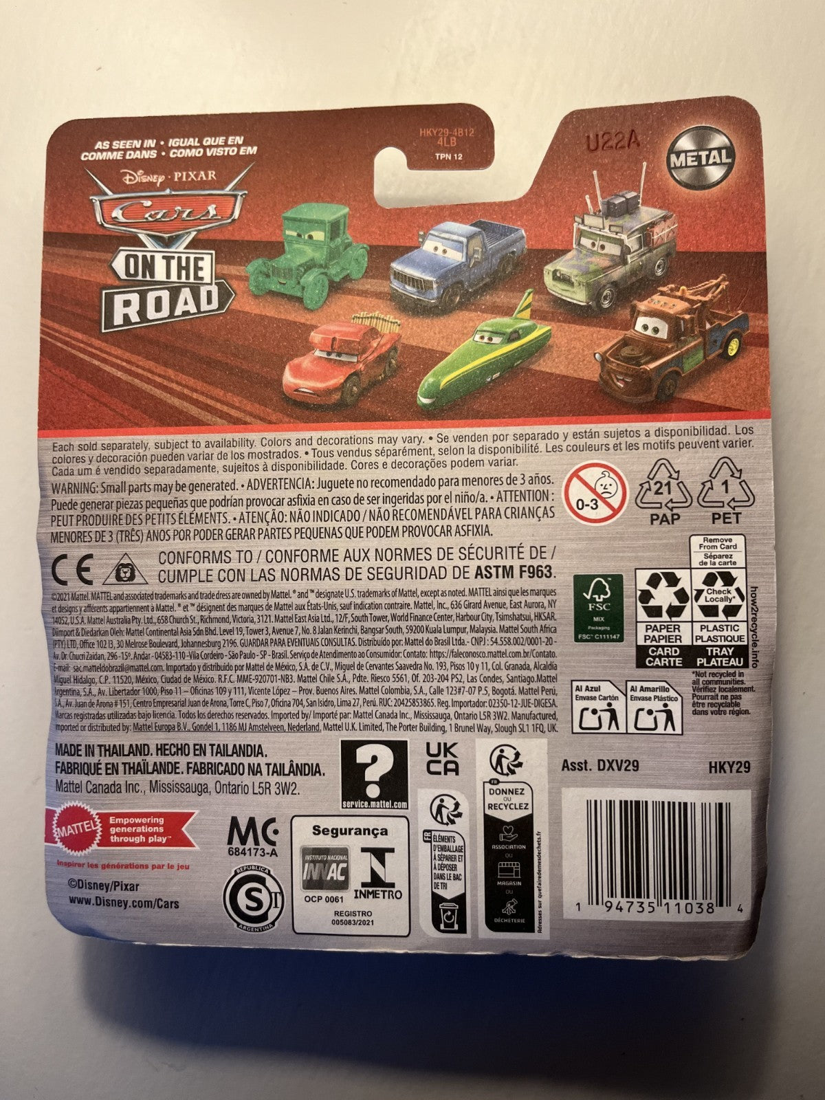 Voiture Cars Disney Pixar Flash Mcqueen chasseur de cryptides