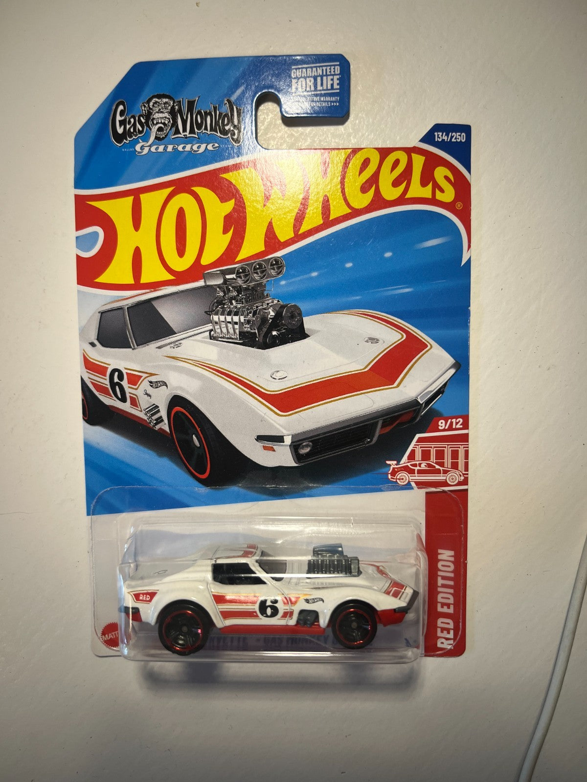 Hot Wheels Red Edition – ’68 Corvette Gas Monkey Garage