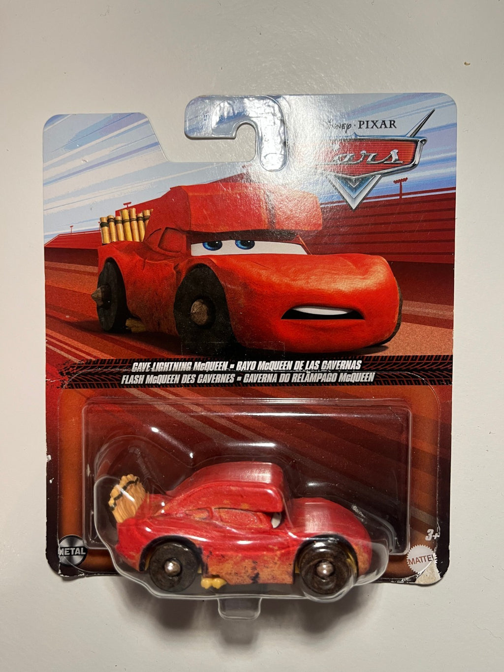 Voiture Cars Disney Pixar Flash Mcqueen des cavernes