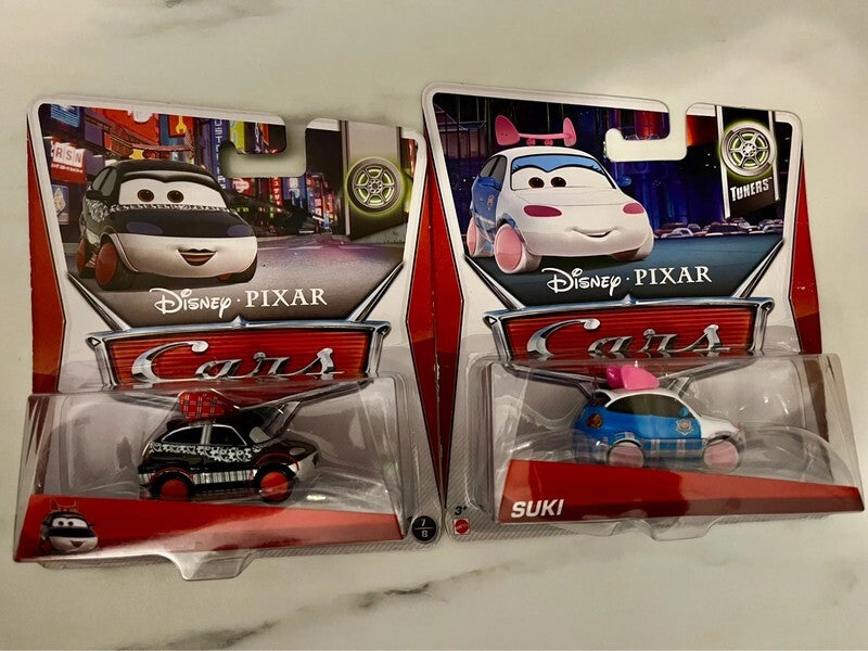 Lot de 2 voitures Cars Disney Pixar Suki et Chisaki