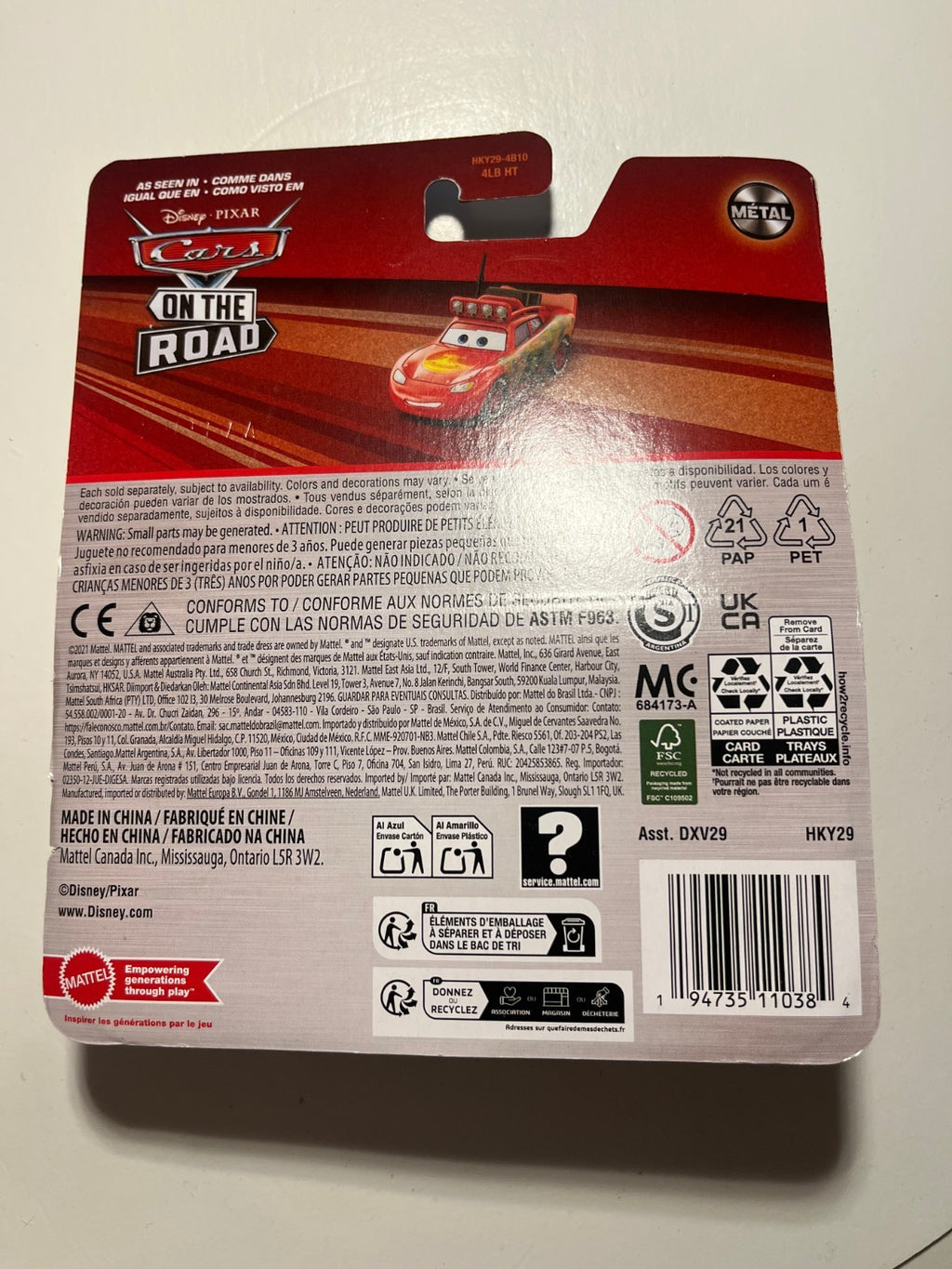 Voiture Cars Disney Pixar Flash Mcqueen chasseur de cryptides