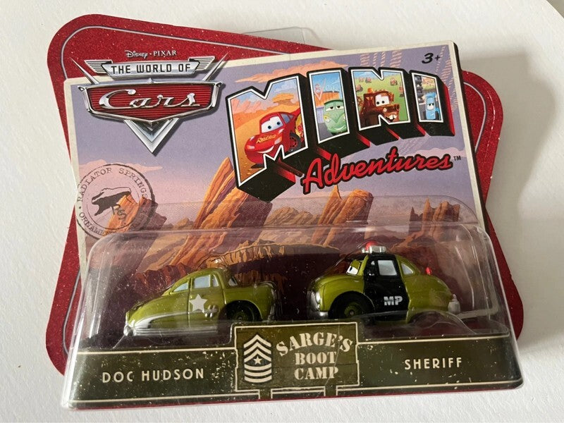 Coffret 2 mini adventure Cars Disney Pixar Doc Hudson + Shérif