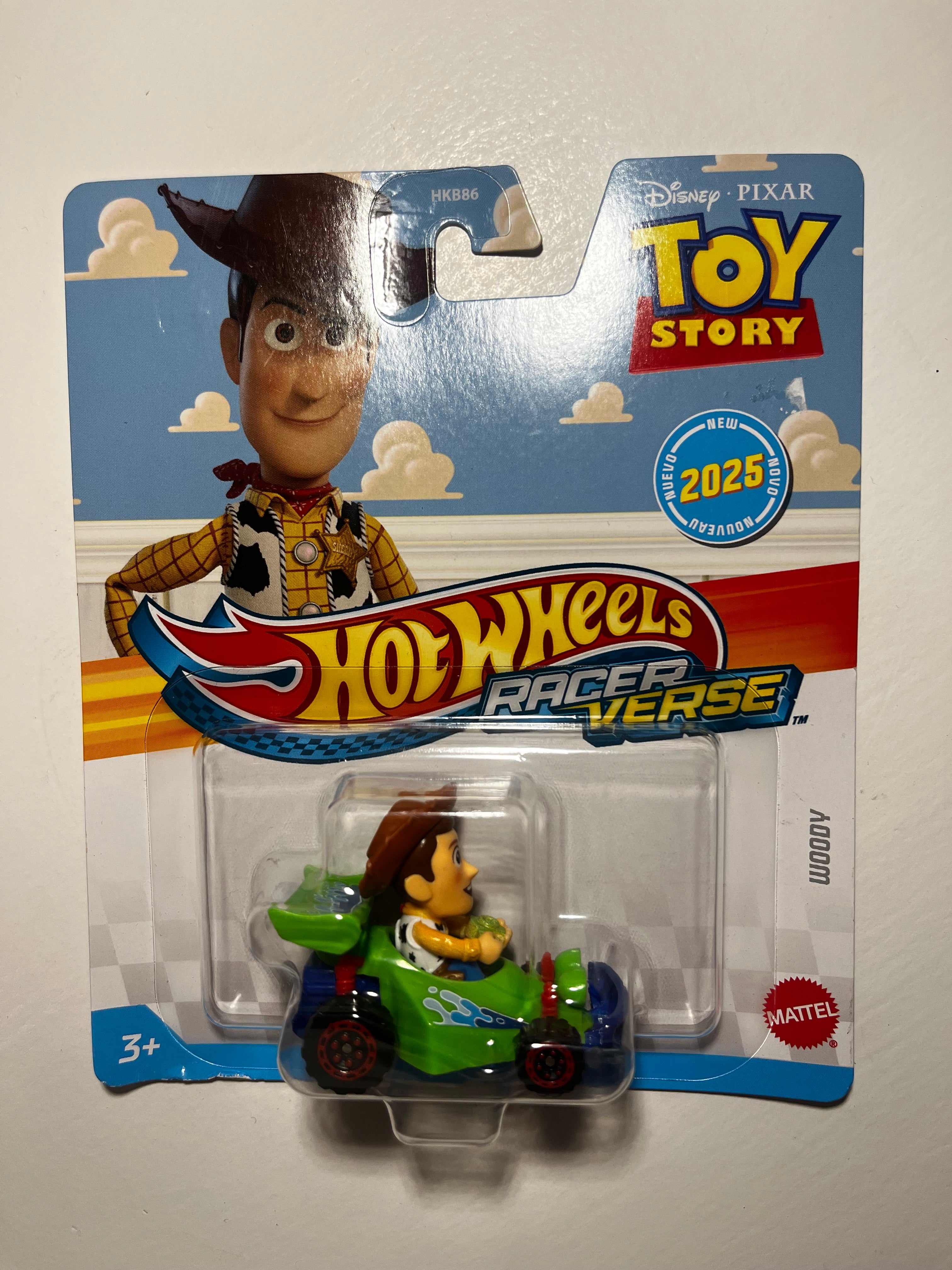 Hot Wheels Racer Verse Woody – Toy Story – Sous Blister